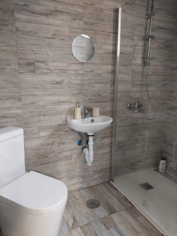 Quarto em Acomodações Particulares Habitación Luminosa Y Acogedora. *